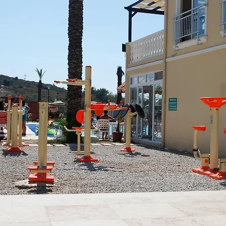 Apartament Evoteli Group Turquoise 2+1 Gol Manzarali Daire Bogazici